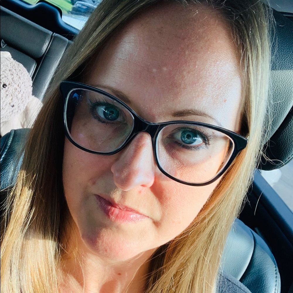 Meet your Posher, Candice